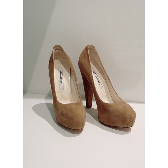 Meet your Posher, The Chair In The Corner - Picture 6 of 16